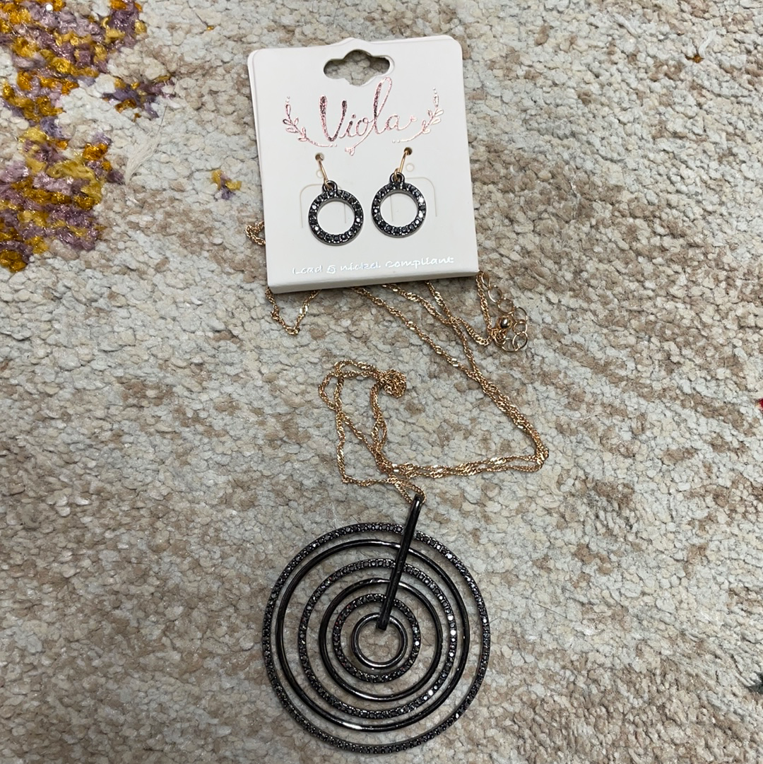 Circle Necklace Set